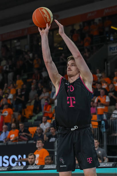 水晶宫的两 水晶宫的两