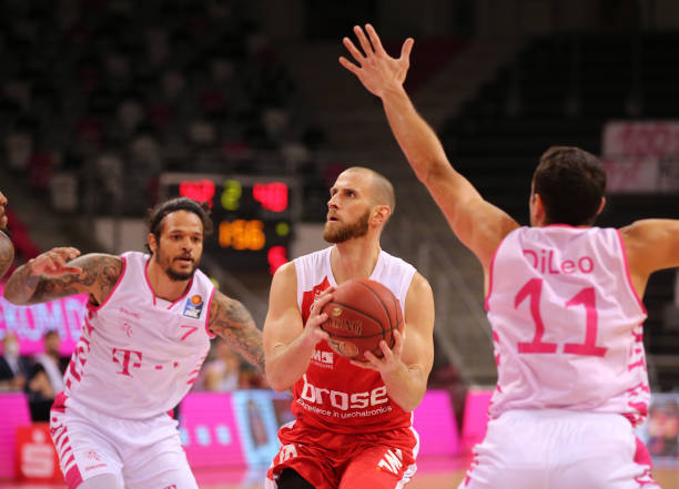 这些都是他 这些都是他